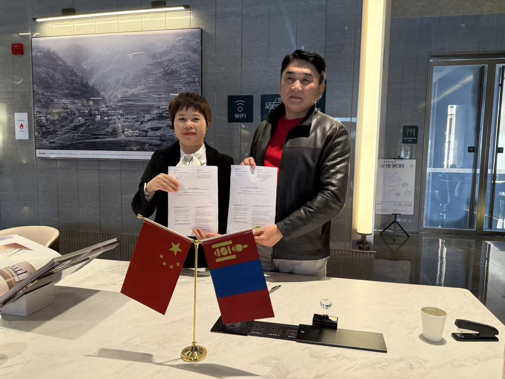 Ningbo Blue Fuji Elevator Co., Ltd. firma un acuerdo de distribución exclusivo con un cliente mongol para el mercado de Mongolia